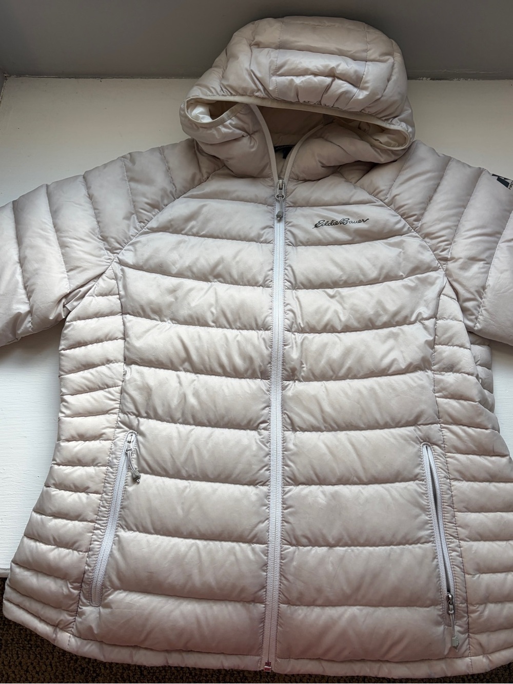 Eddie Bauer Women's White Packable Hooded Puffer Jacket - Picture 2 of 4
